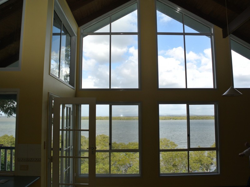 14 Emily Crescent, Macleay Island QLD 4184