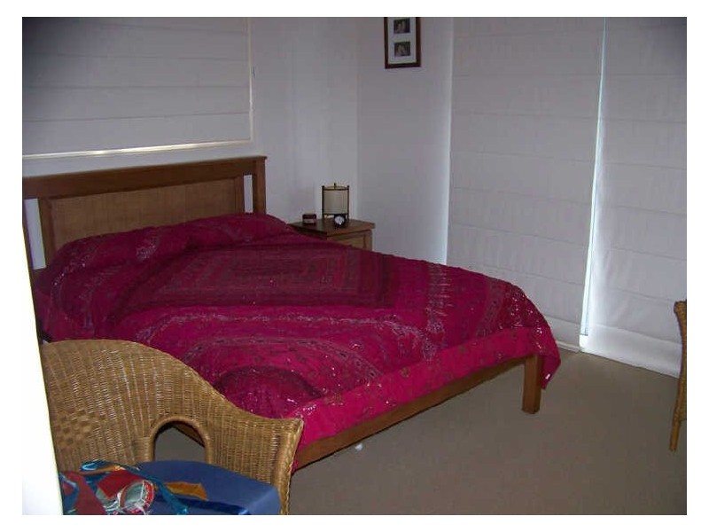 1 Link st, Lamb Island QLD 4184