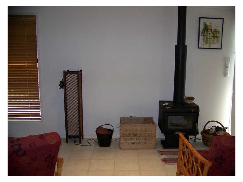 1 Link st, Lamb Island QLD 4184