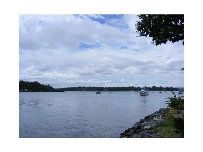 36 Francis rd, Macleay Island QLD 4184