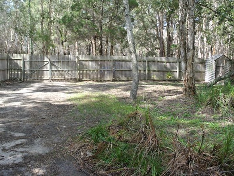 90 Charles Terrace, Macleay Island QLD 4184