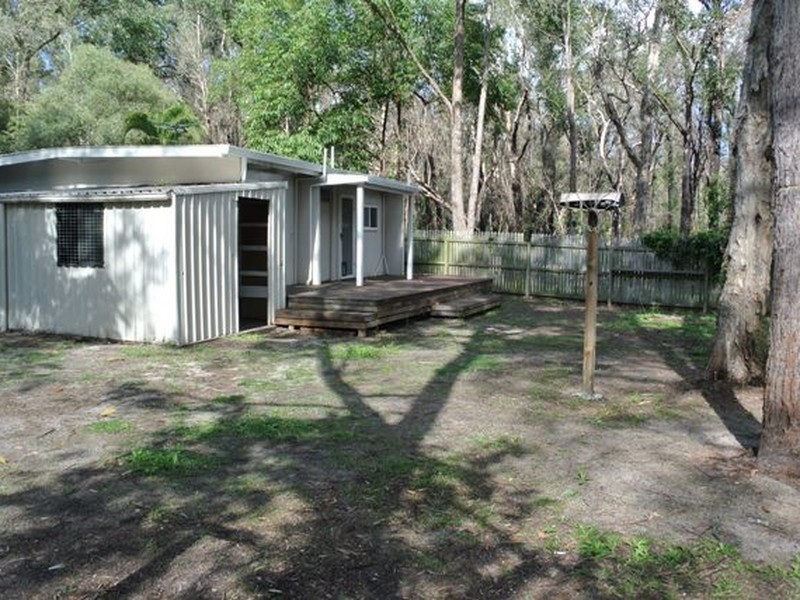 90 Charles Terrace, Macleay Island QLD 4184
