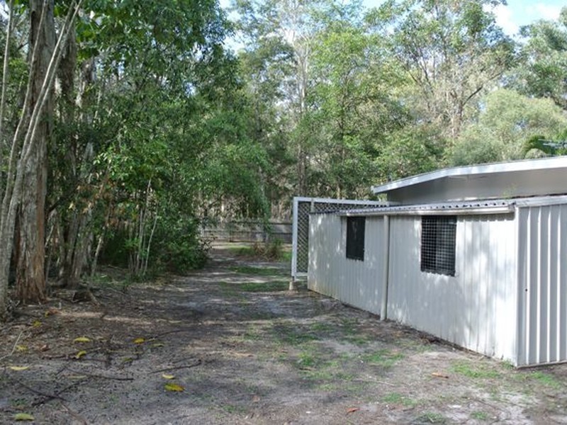 90 Charles Terrace, Macleay Island QLD 4184