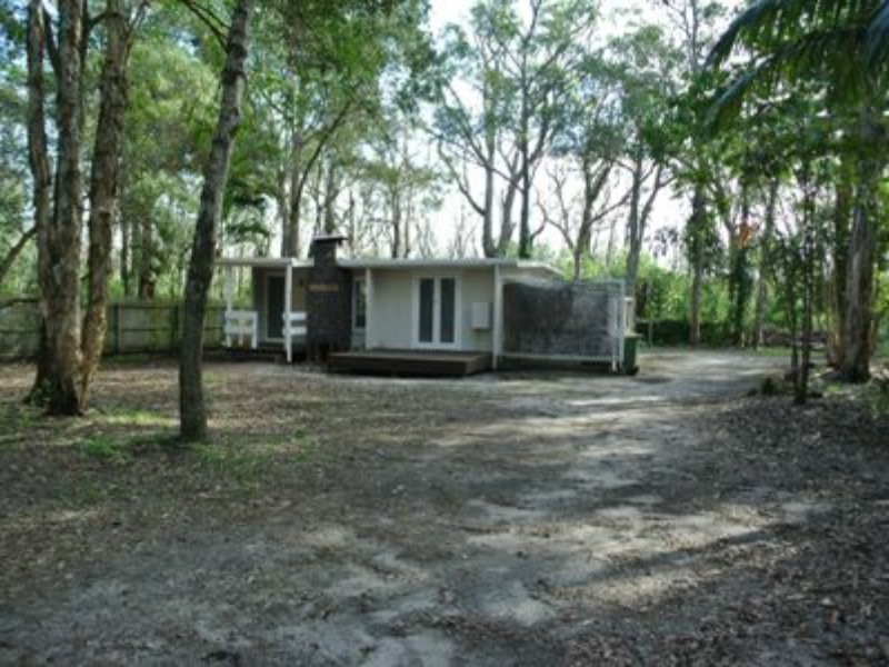 90 Charles Terrace, Macleay Island QLD 4184