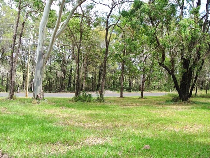 10 Waterside Drive, Macleay Island QLD 4184