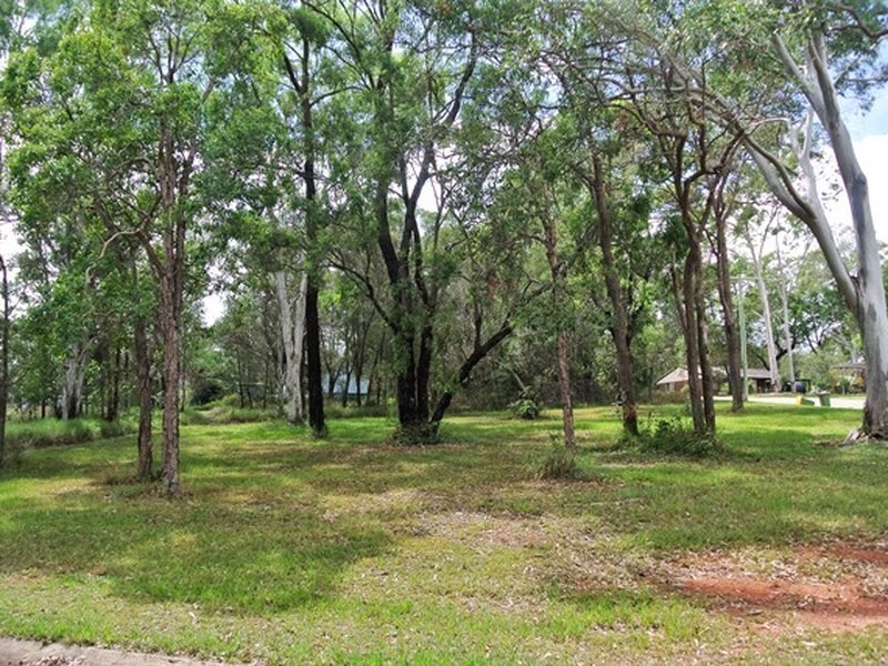 10 Waterside Drive, Macleay Island QLD 4184