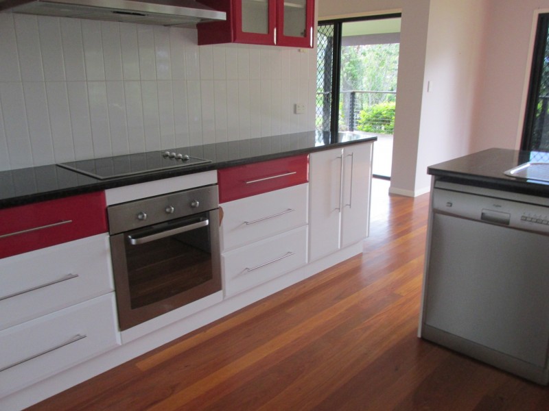 15 Mawarra Street, Macleay Island QLD 4184