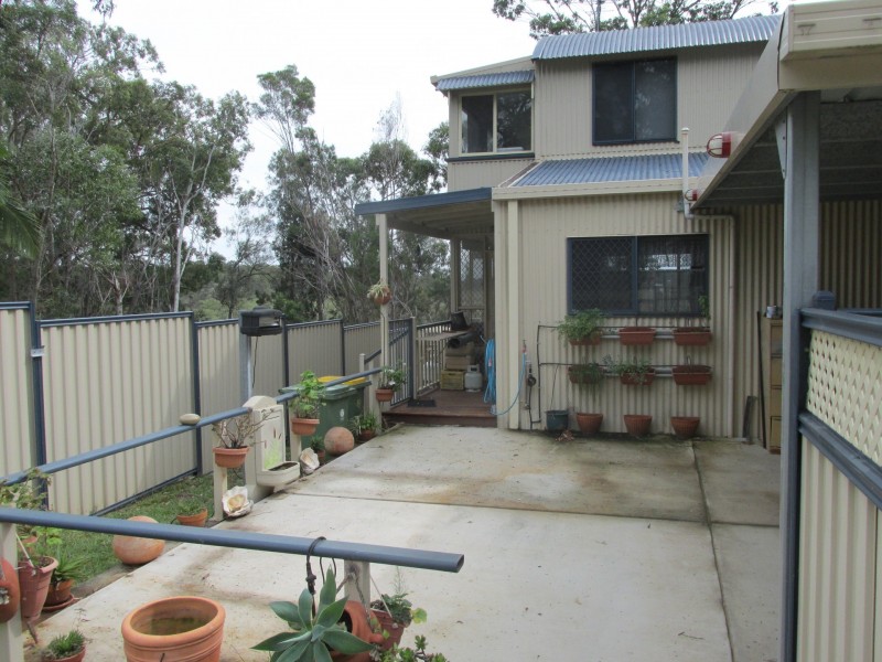 1 Waterside Drive, Macleay Island QLD 4184