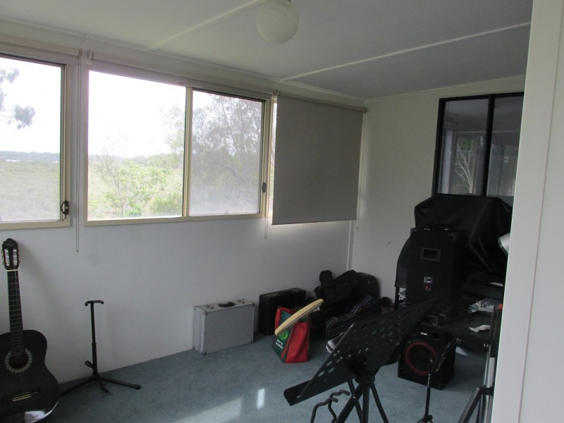 1 Waterside Drive, Macleay Island QLD 4184