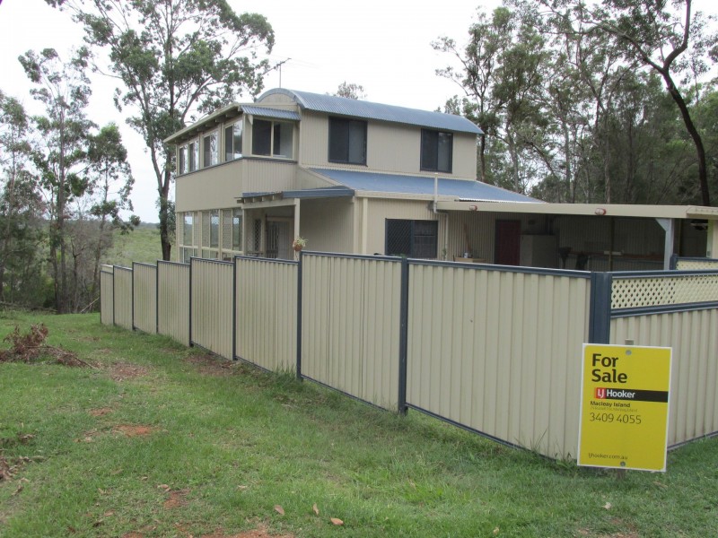 1 Waterside Drive, Macleay Island QLD 4184