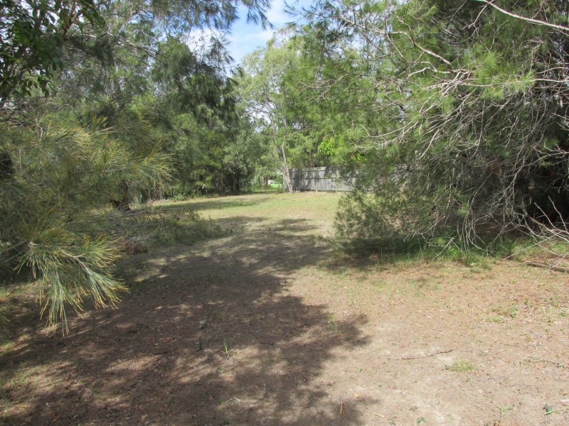 21-23 Cluan Street, Macleay Island QLD 4184