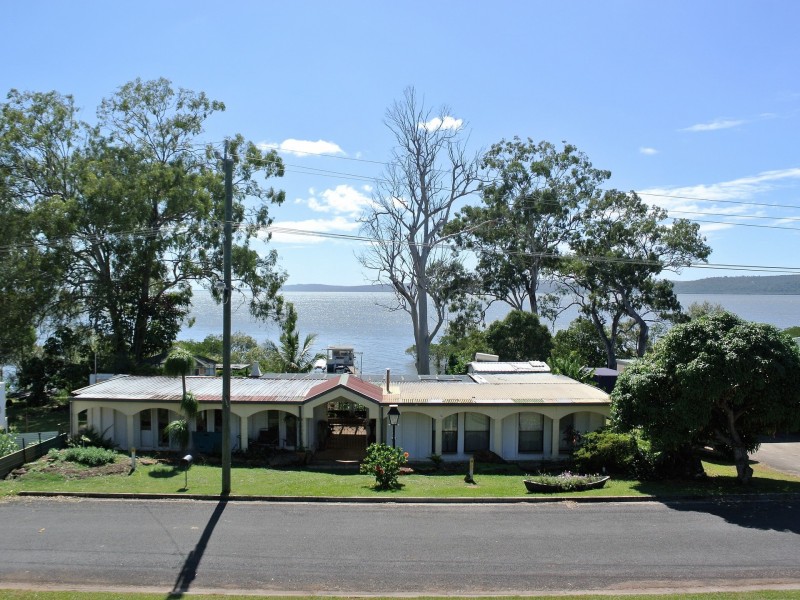 2-4 Lovell Pde, Lamb Island QLD 4184