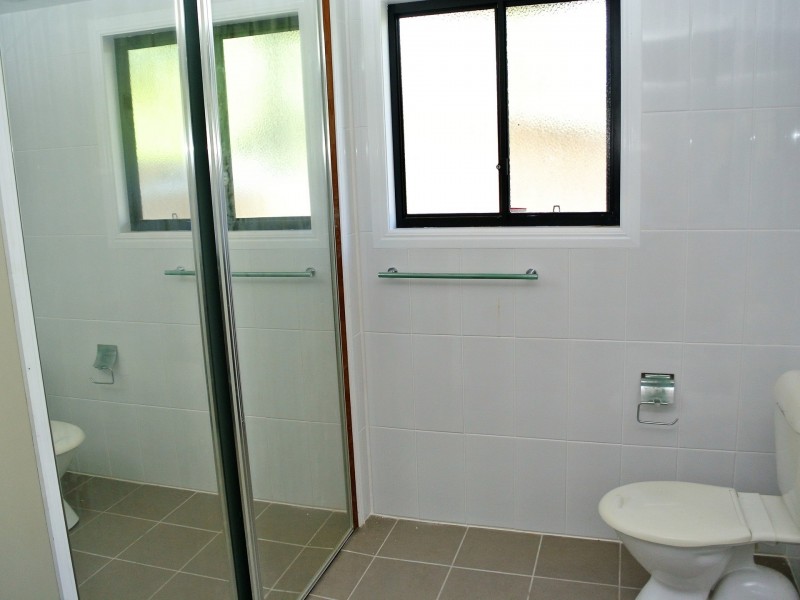 2-4 Lovell Pde, Lamb Island QLD 4184