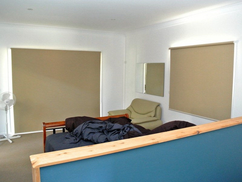 2-4 Lovell Pde, Lamb Island QLD 4184