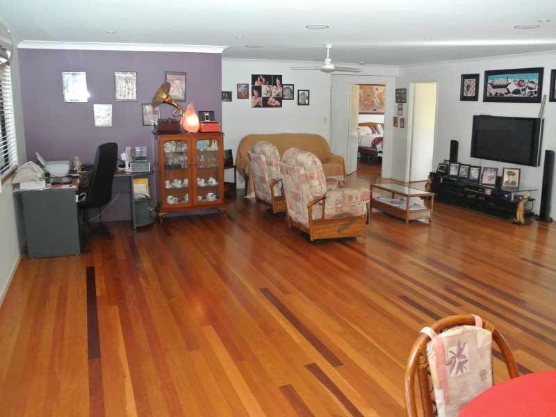 30 Lonicera Street, Macleay Island QLD 4184