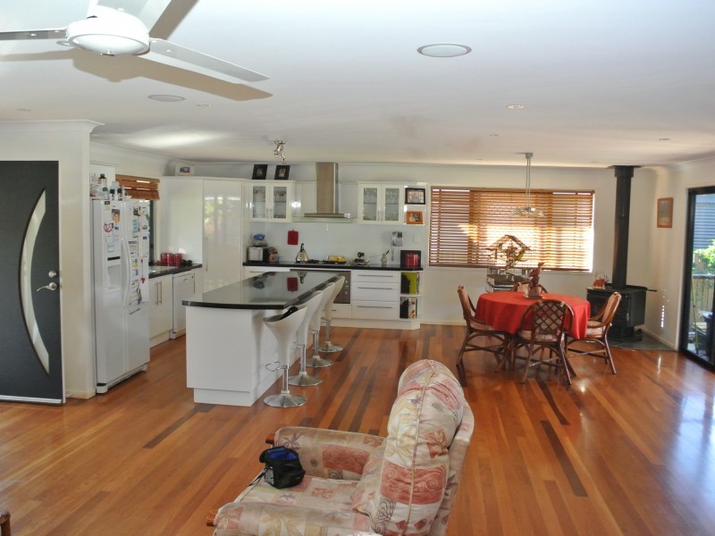 30 Lonicera Street, Macleay Island QLD 4184