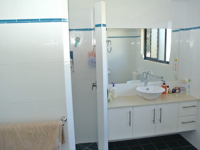 30 Lonicera Street, Macleay Island QLD 4184