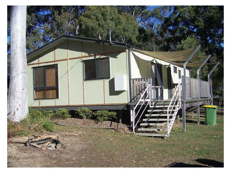 10 Tingara Street, Macleay Island QLD 4184