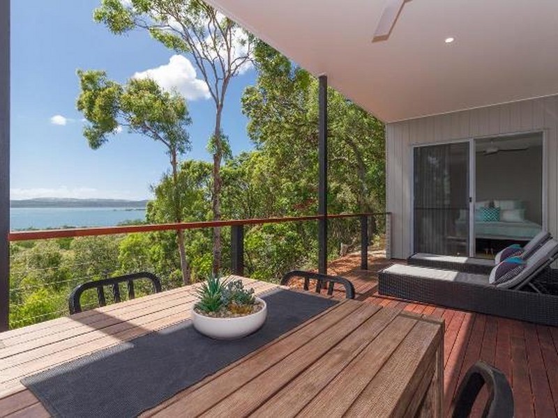 1 Island Outlook, Macleay Island QLD 4184