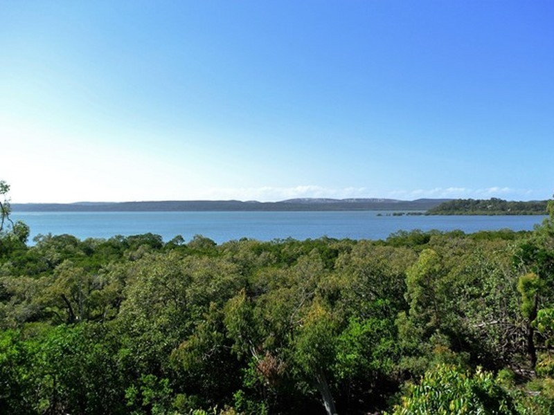 1 Island Outlook, Macleay Island QLD 4184
