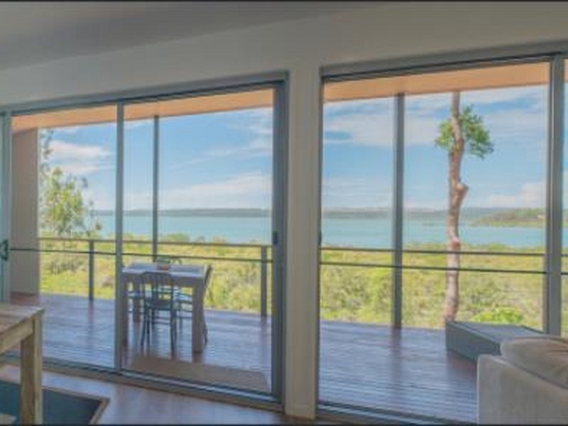 1 Island Outlook, Macleay Island QLD 4184