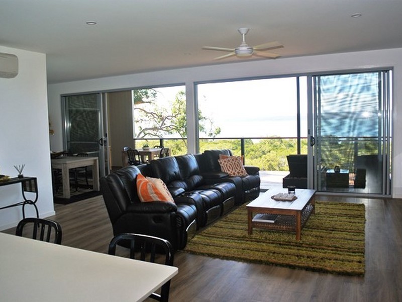 1 Island Outlook, Macleay Island QLD 4184