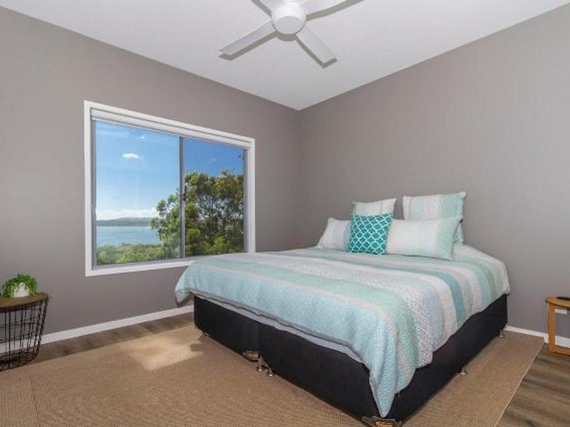 1 Island Outlook, Macleay Island QLD 4184