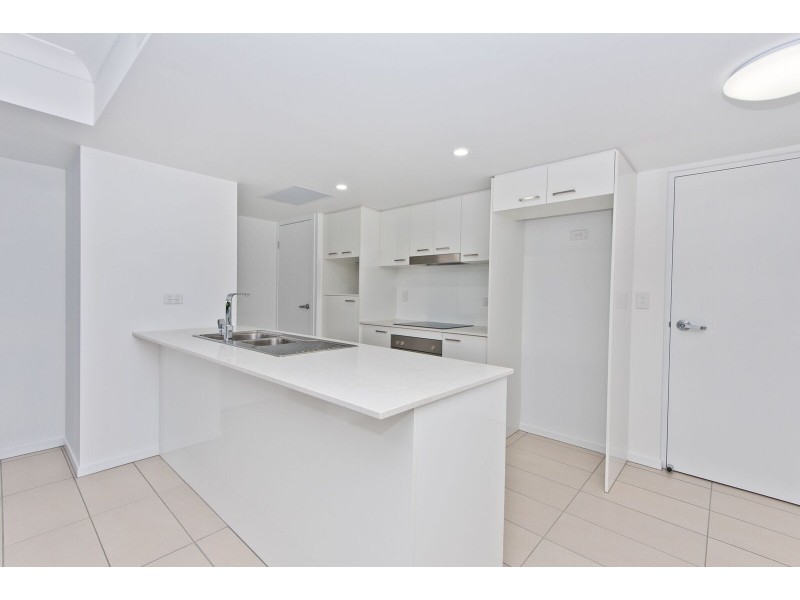 Unit 2/152 Broadwater Terrace, Redland Bay QLD 4165