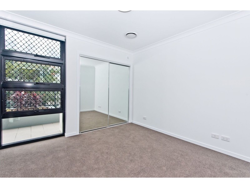 Unit 1/152 Broadwater Terrace, Redland Bay QLD 4165