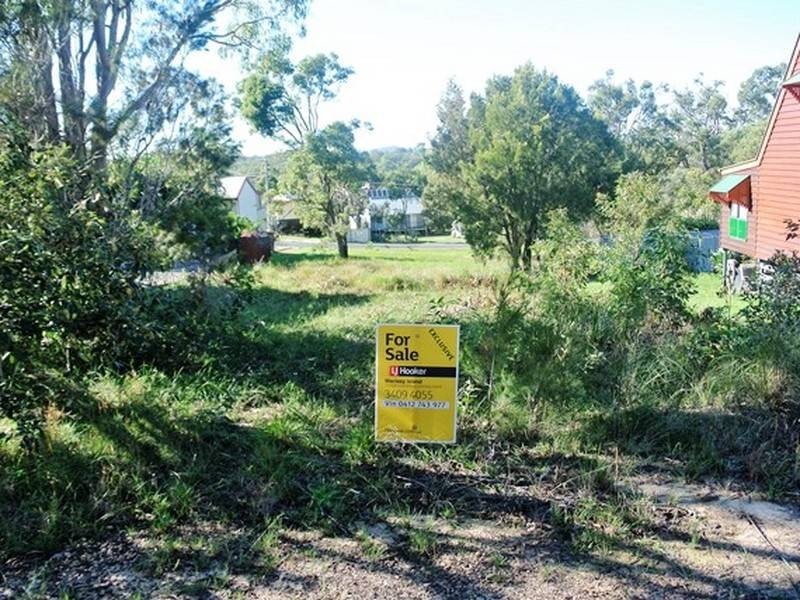 6 Ashton Street, Macleay Island QLD 4184