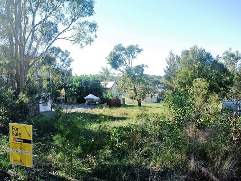 6 Ashton Street, Macleay Island QLD 4184