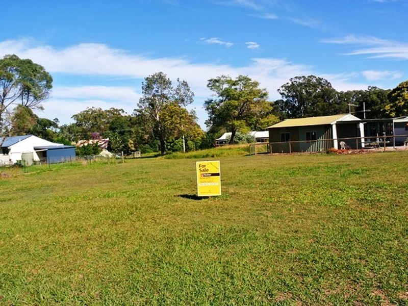 28 Hamilton Parade, Macleay Island QLD 4184