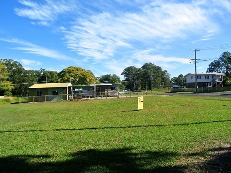 28 Hamilton Parade, Macleay Island QLD 4184