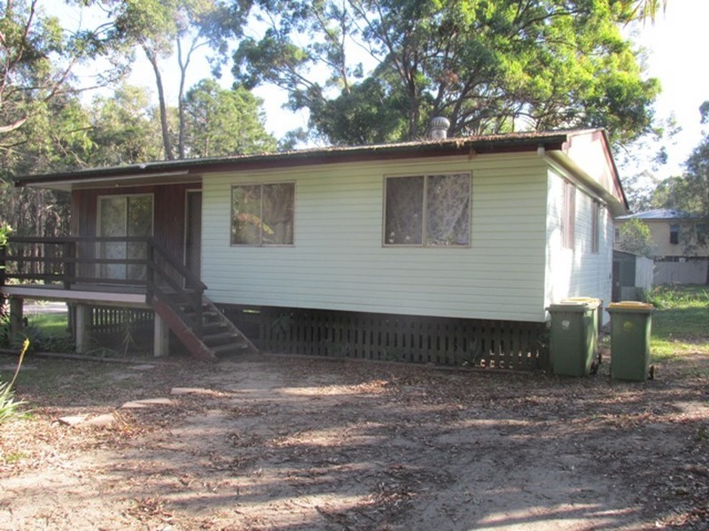 11-13 Sandpiper Parade, Macleay Island QLD 4184