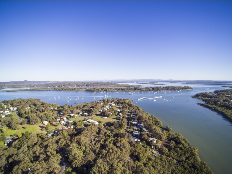 7 Brook Haven, Lamb Island QLD 4184