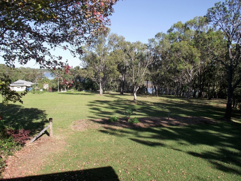7 Brook Haven, Lamb Island QLD 4184
