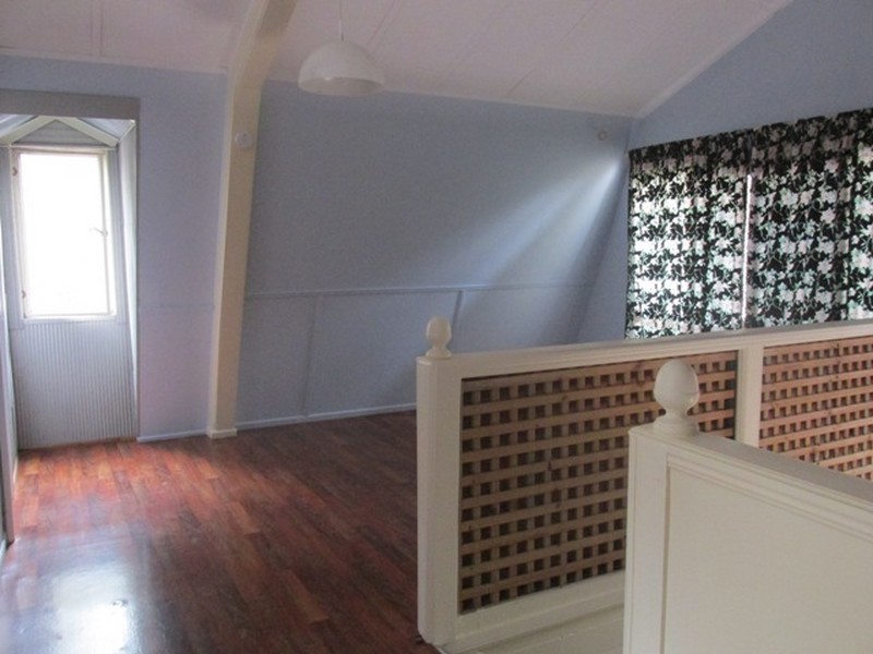 17 Undine Street, Macleay Island QLD 4184