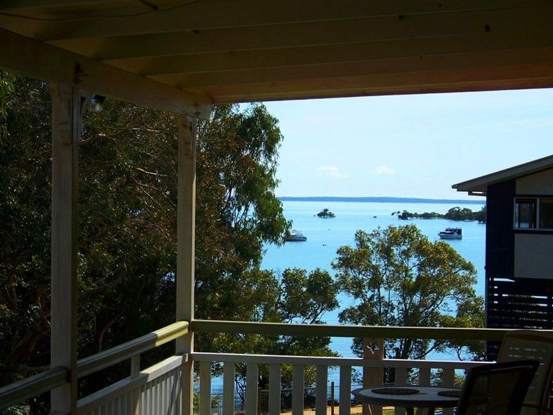 18 Kim Cres, Macleay Island QLD 4184