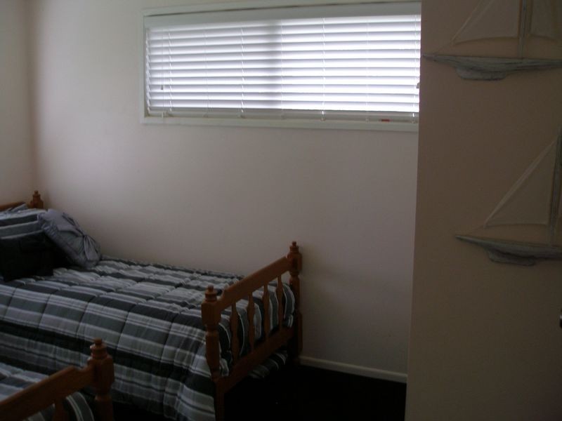 18 Kim Cres, Macleay Island QLD 4184