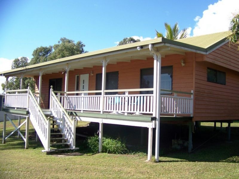 18 Kim Cres, Macleay Island QLD 4184