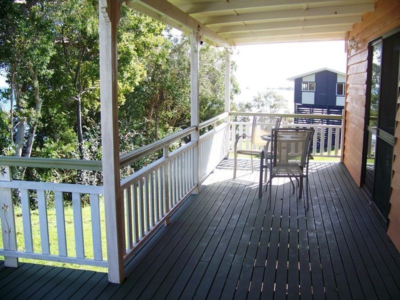 18 Kim Cres, Macleay Island QLD 4184