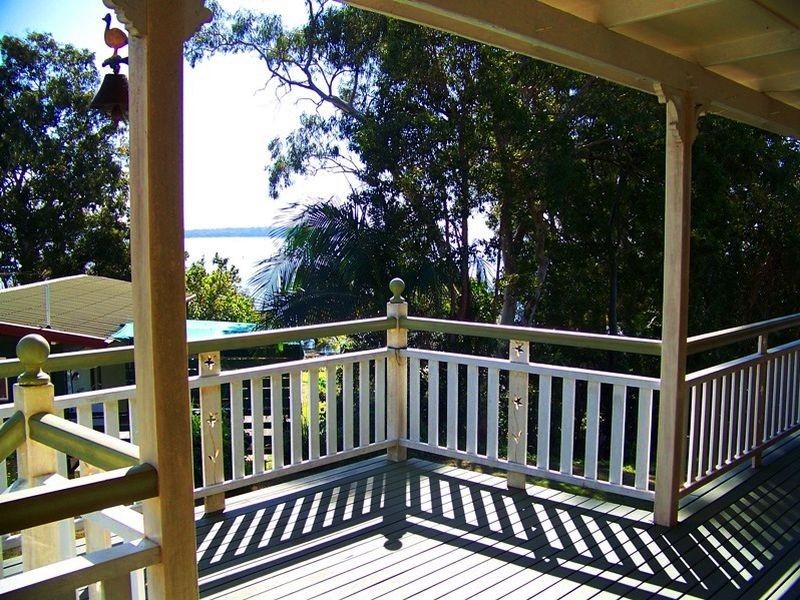 18 Kim Cres, Macleay Island QLD 4184