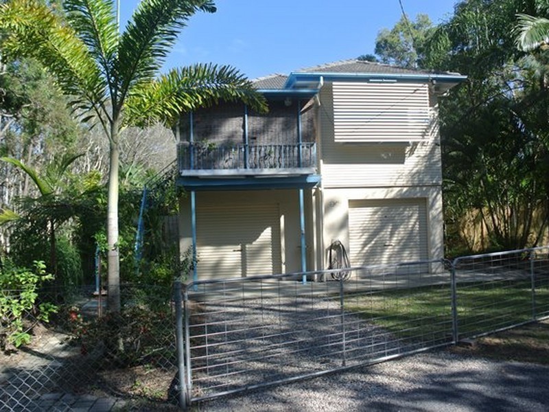 33 Alexander Street, Macleay Island QLD 4184