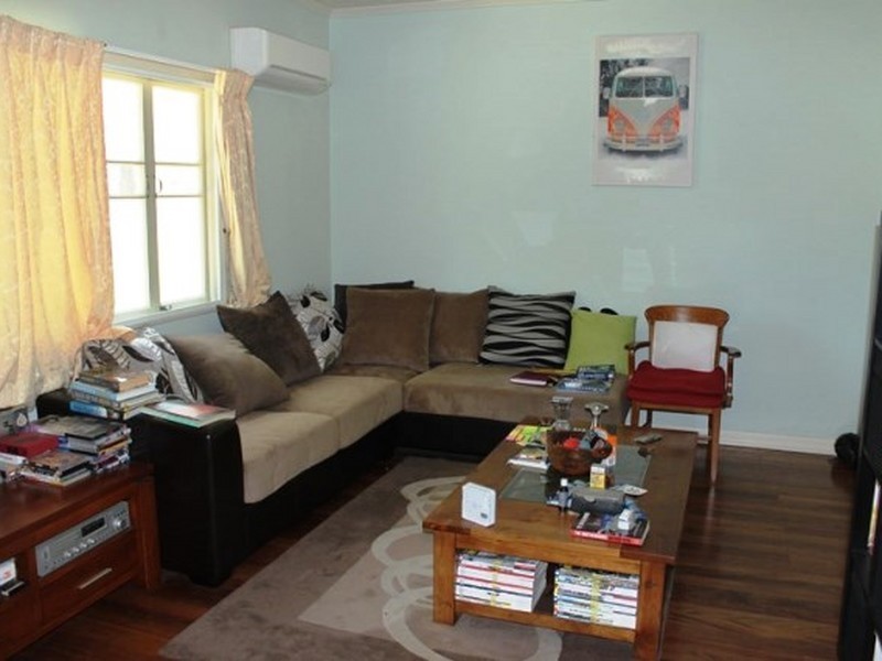 33 Alexander Street, Macleay Island QLD 4184