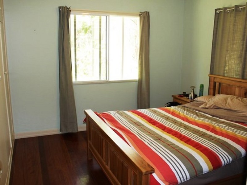 33 Alexander Street, Macleay Island QLD 4184