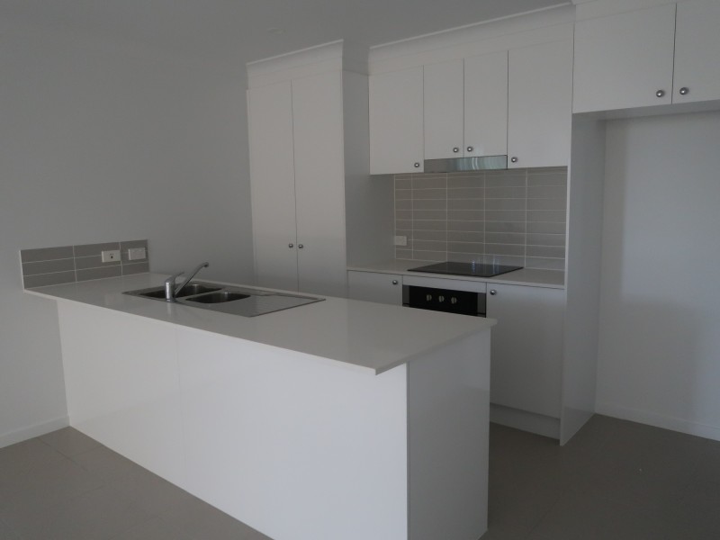 Unit 4/113-117 Broadwater Terrace, Redland Bay QLD 4165