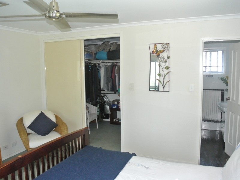 141 High Central Road, Macleay Island QLD 4184