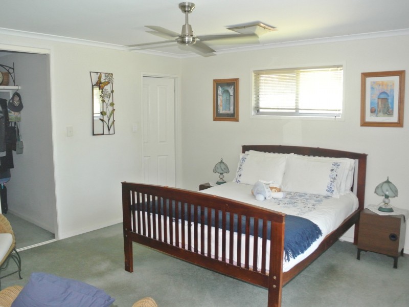 141 High Central Road, Macleay Island QLD 4184