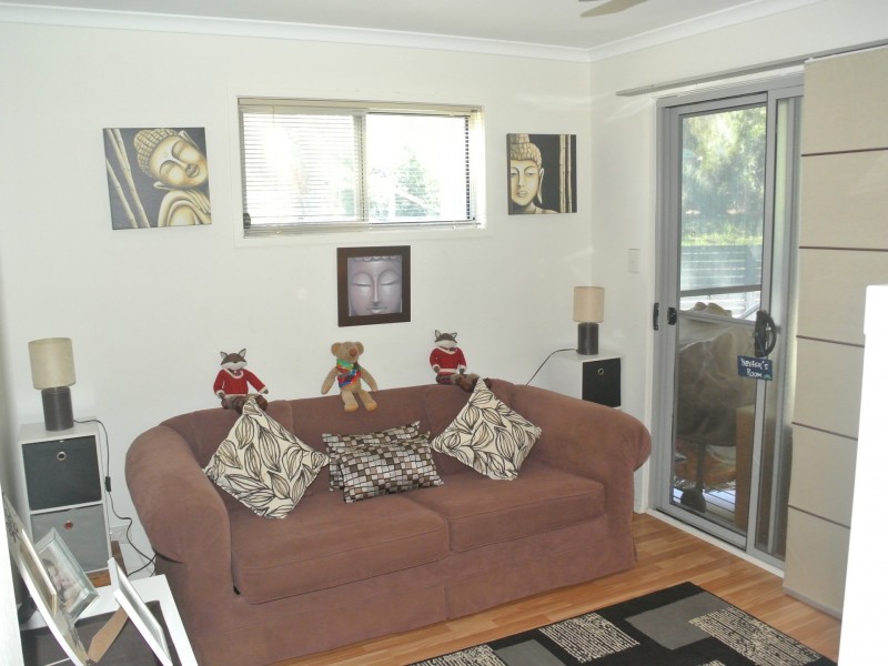 141 High Central Road, Macleay Island QLD 4184