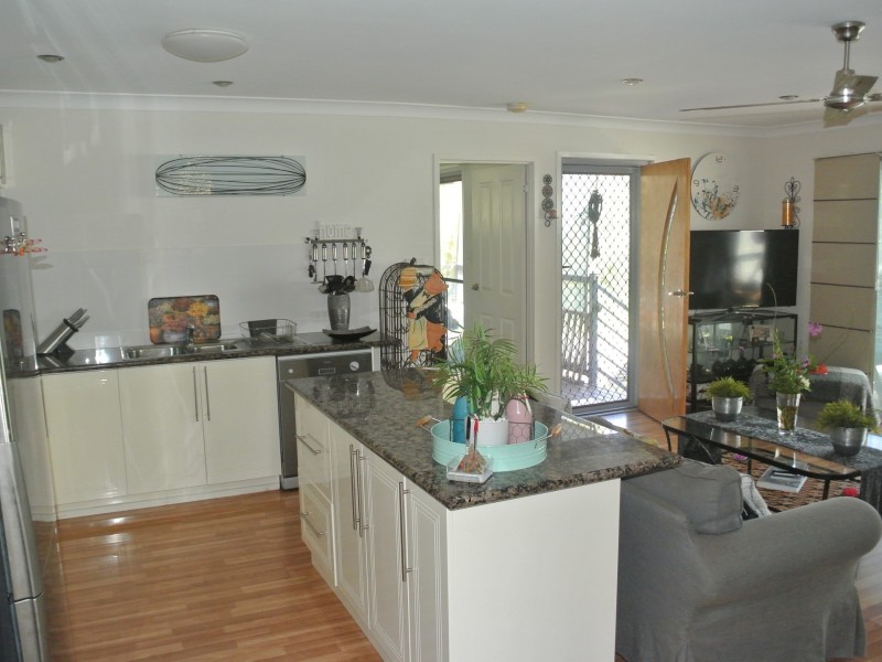 141 High Central Road, Macleay Island QLD 4184